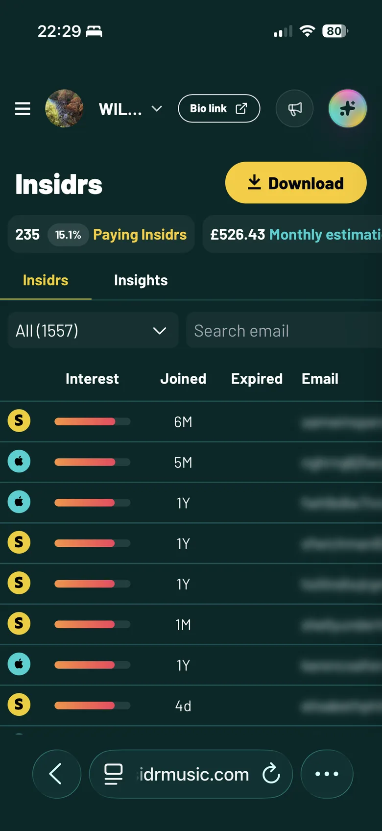 Mobile artist dashboard showing insiders, paying subscribers, interest levels, joined dates, and exportable fan data